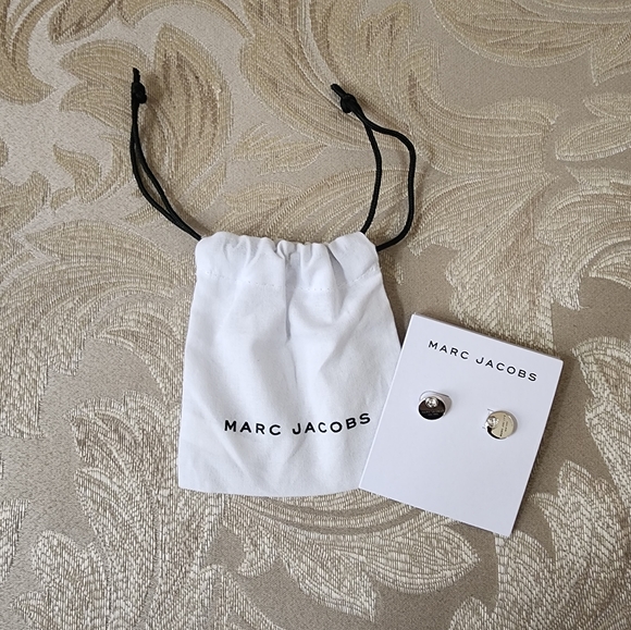 Marc Jacobs Camera Bag, Wallet, and Earring set - Picture 9 of 9